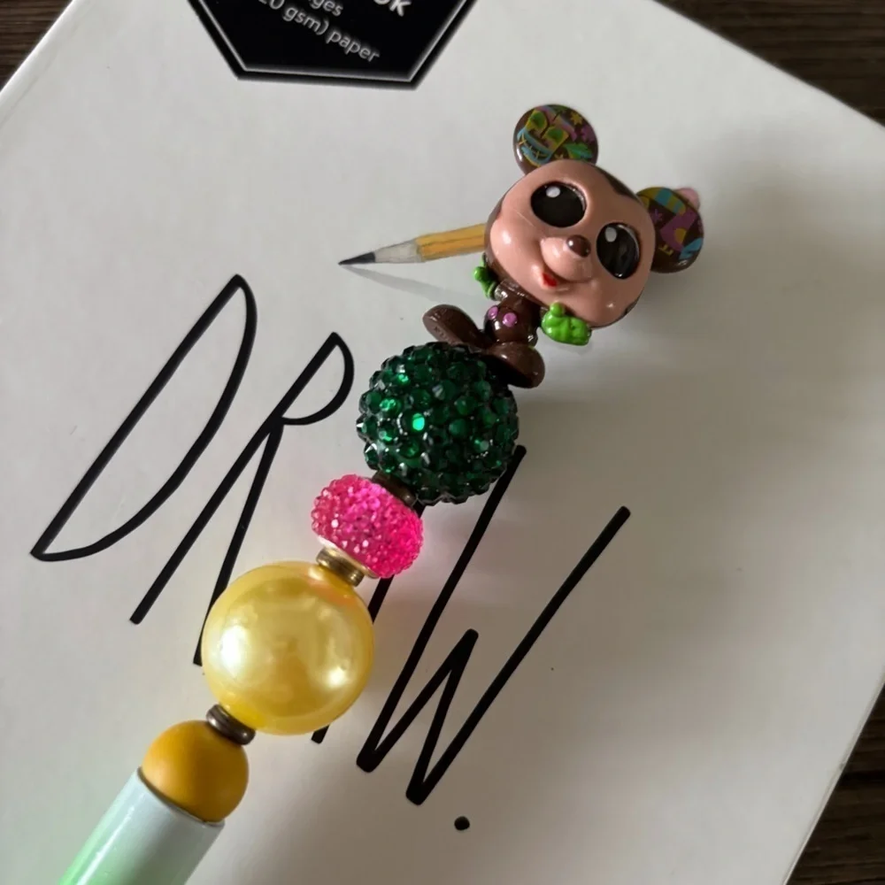 Disney Doorables: Mickey Mouse & Friends: Mickey Mouse handmade beaded pen